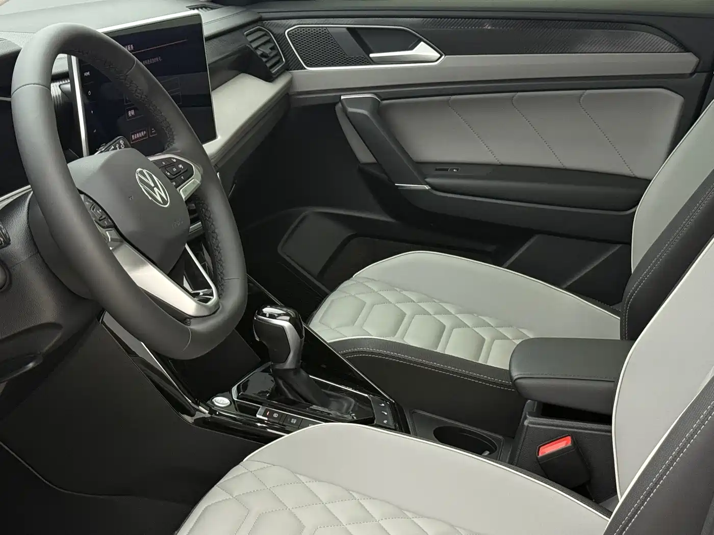 Volkswagen Tayron 2023 280TSI 2WD Luxury Plus Advanced Edition фото 18