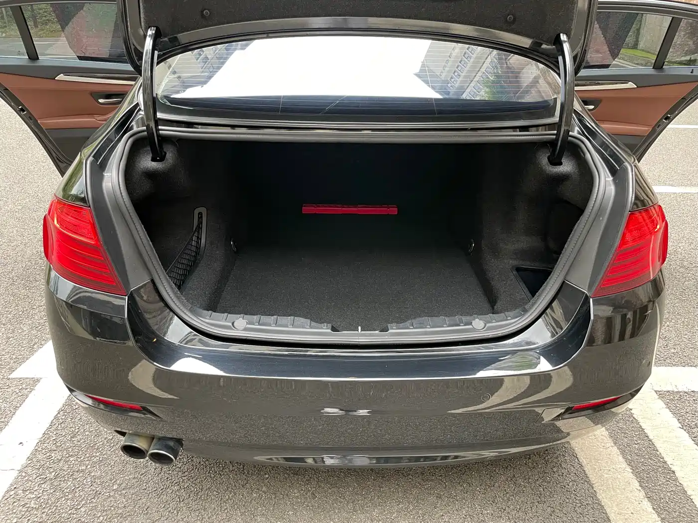 BMW 5 Series 2014 528Li Leading Edition фото 21