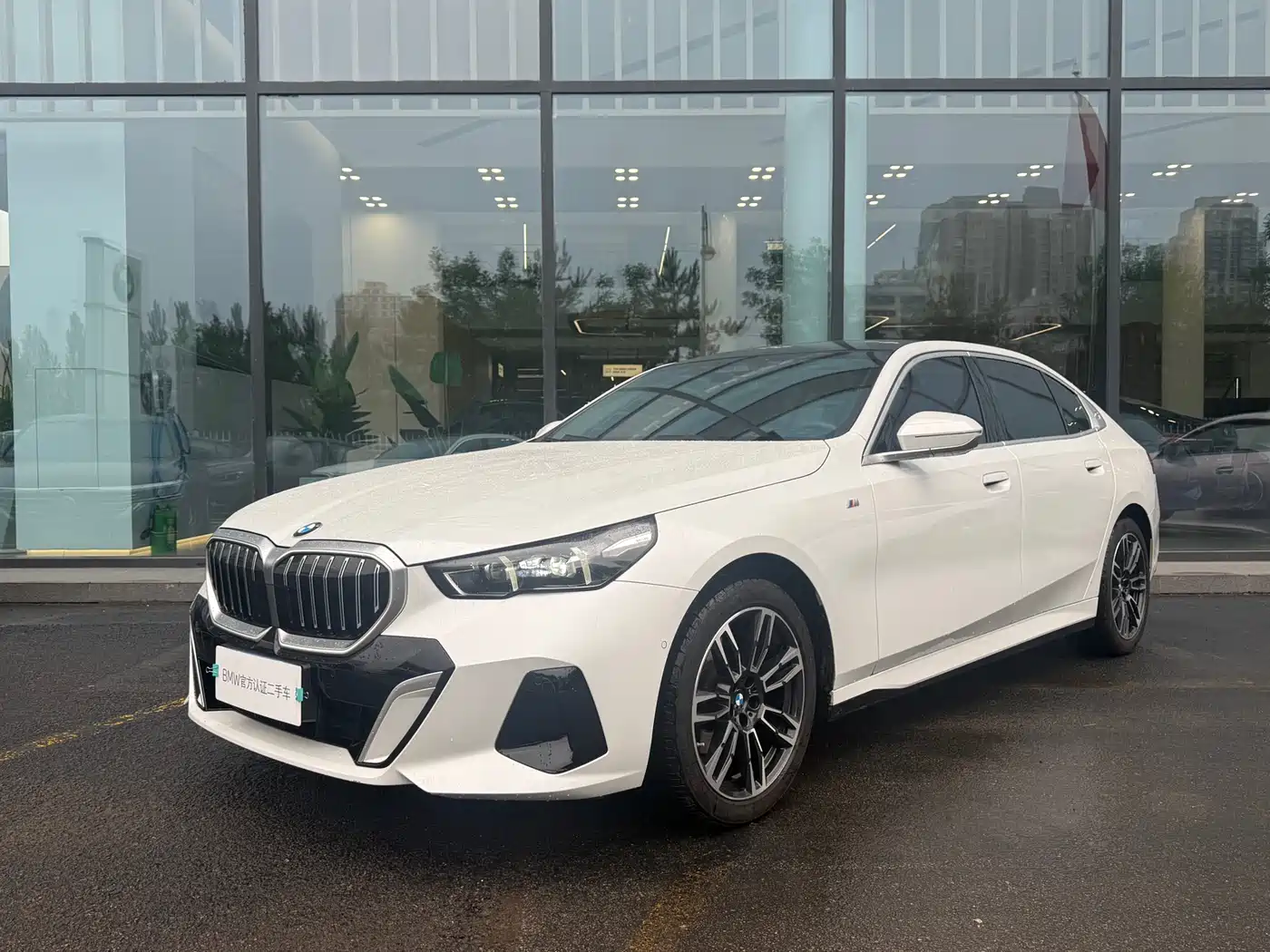 BMW 5 Series 2024 525Li M Sport Package
