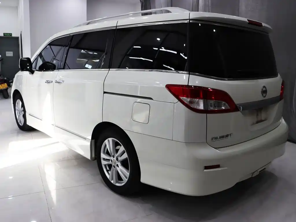 Фото 8 - Nissan Quest