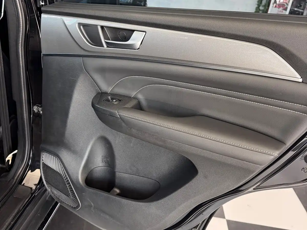 Фото 13 - Haval M6