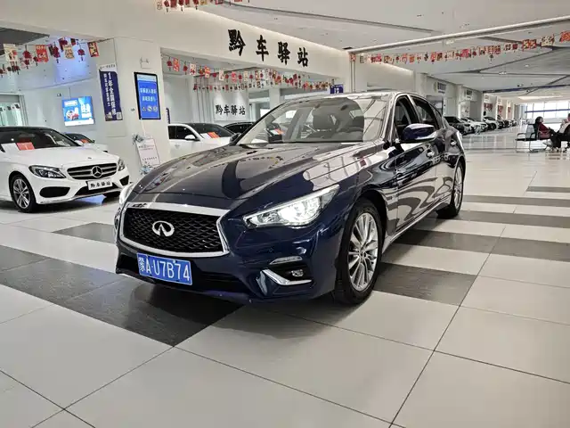 INFINITI Q50L