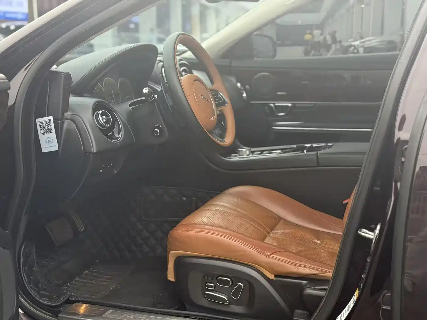 Jaguar XJ 2015 XJL 3.0 SC 4WD Flagship Business Edition фото 4