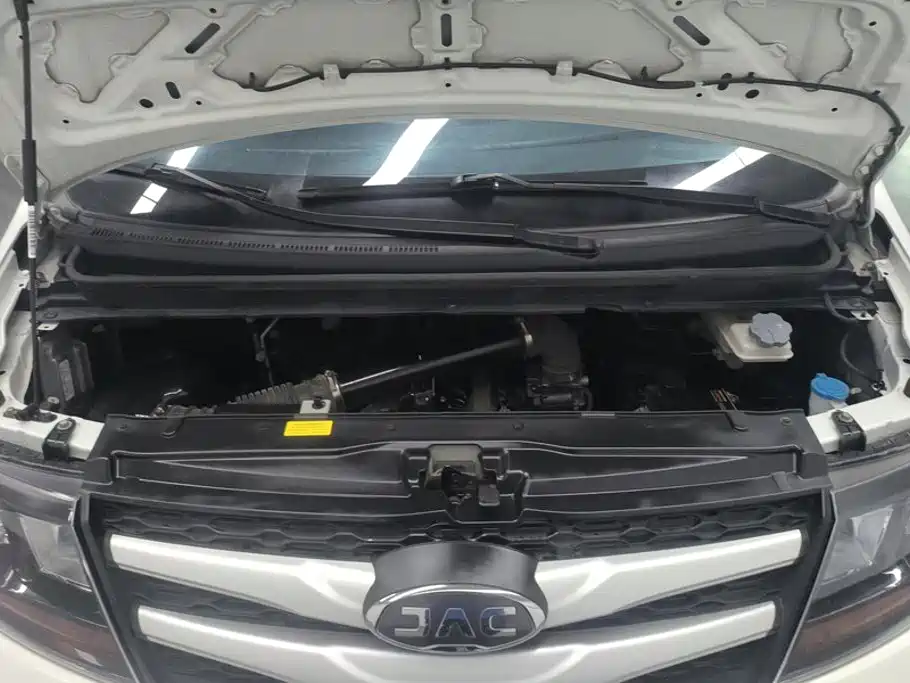 Фото 10 - JAC Refine M3