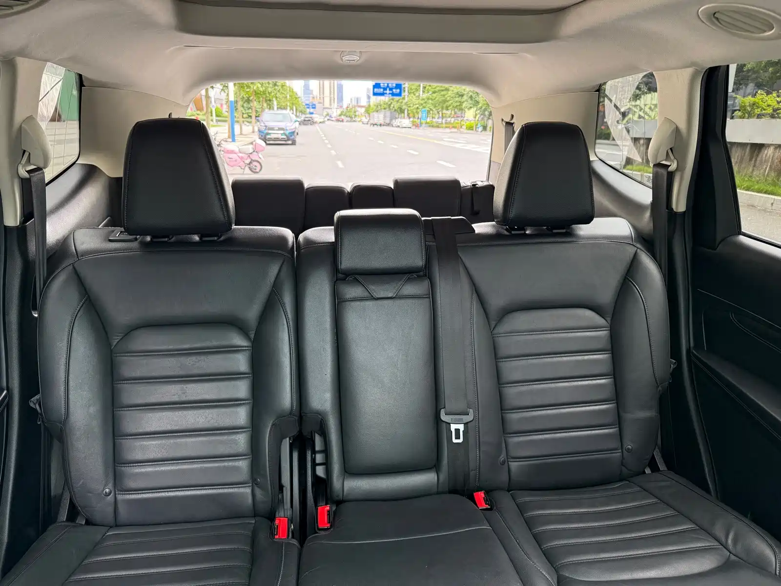 Фото 37 - Ford Edge
