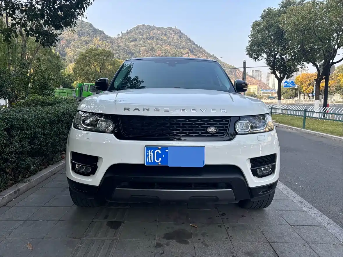 Land Rover Range Rover Sport 2017 3.0 SC V6 SE фото 2