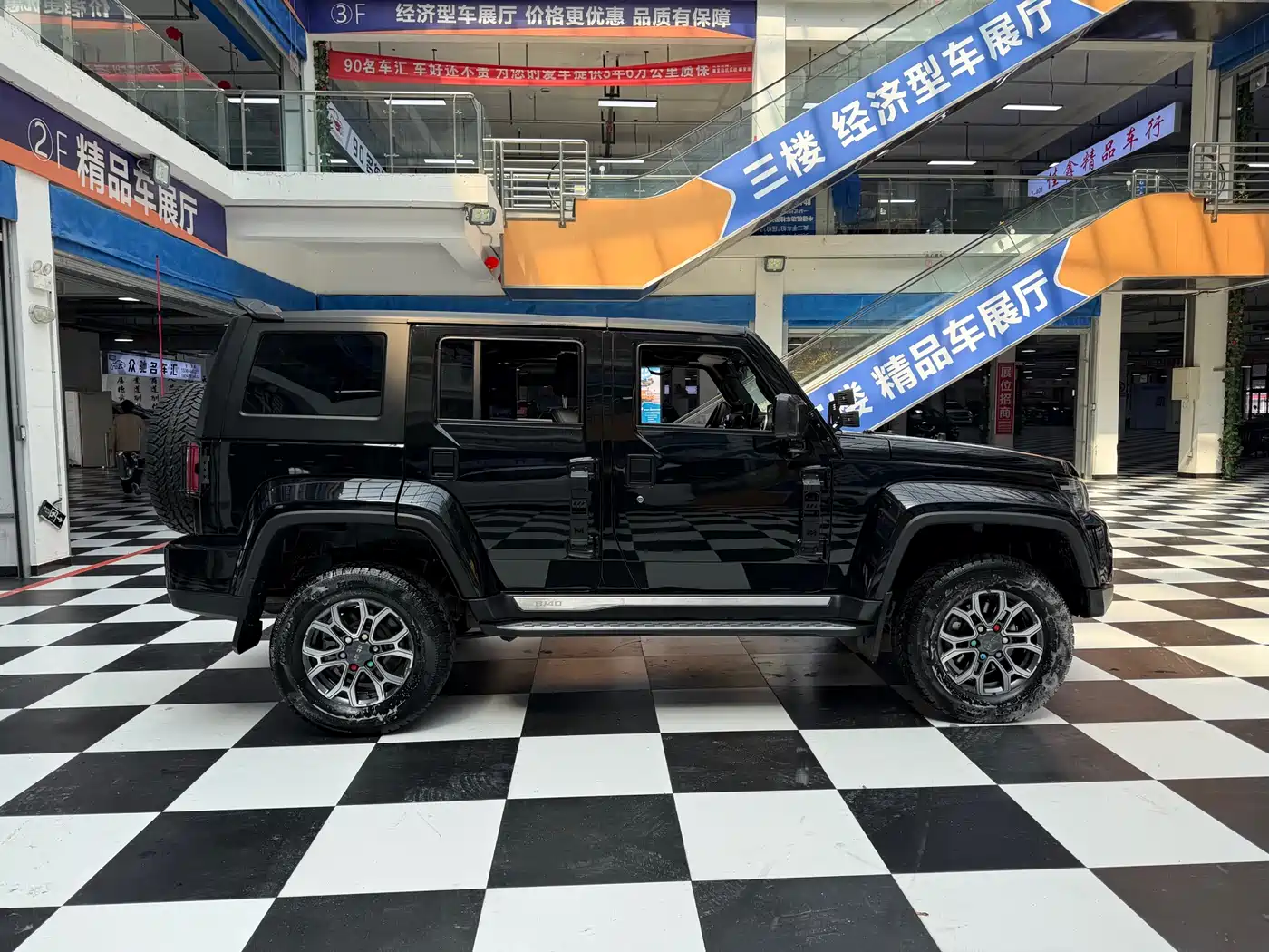 BAIC ORV Beijing Offroad BJ40 2023 2.0T Auto 4WD Urban Hunter Knight Edition фото 6