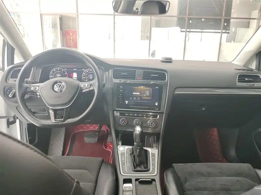 Volkswagen Golf 2020 280TSI DSG Luxury фото 10