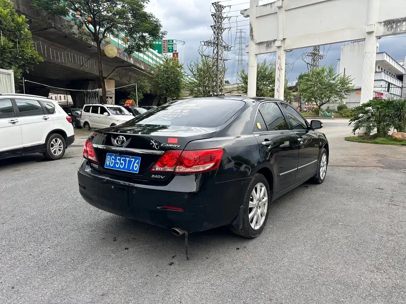 Фото 4 - Toyota Camry