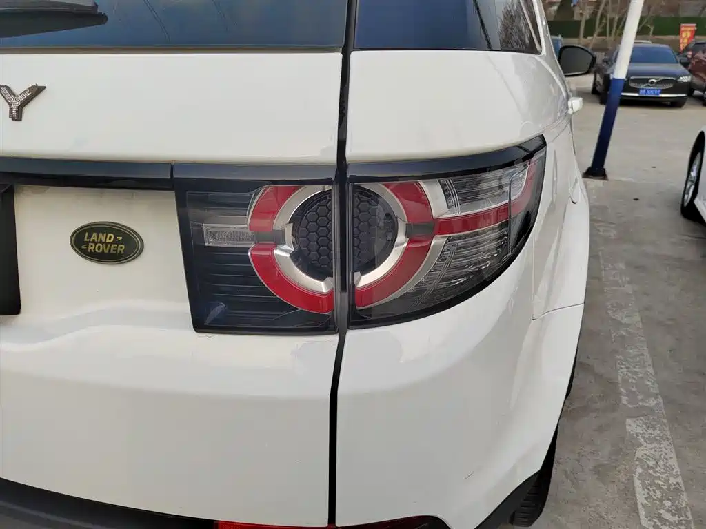 Land Rover Discovery Sport 2018 240PS PURE Edition фото 8