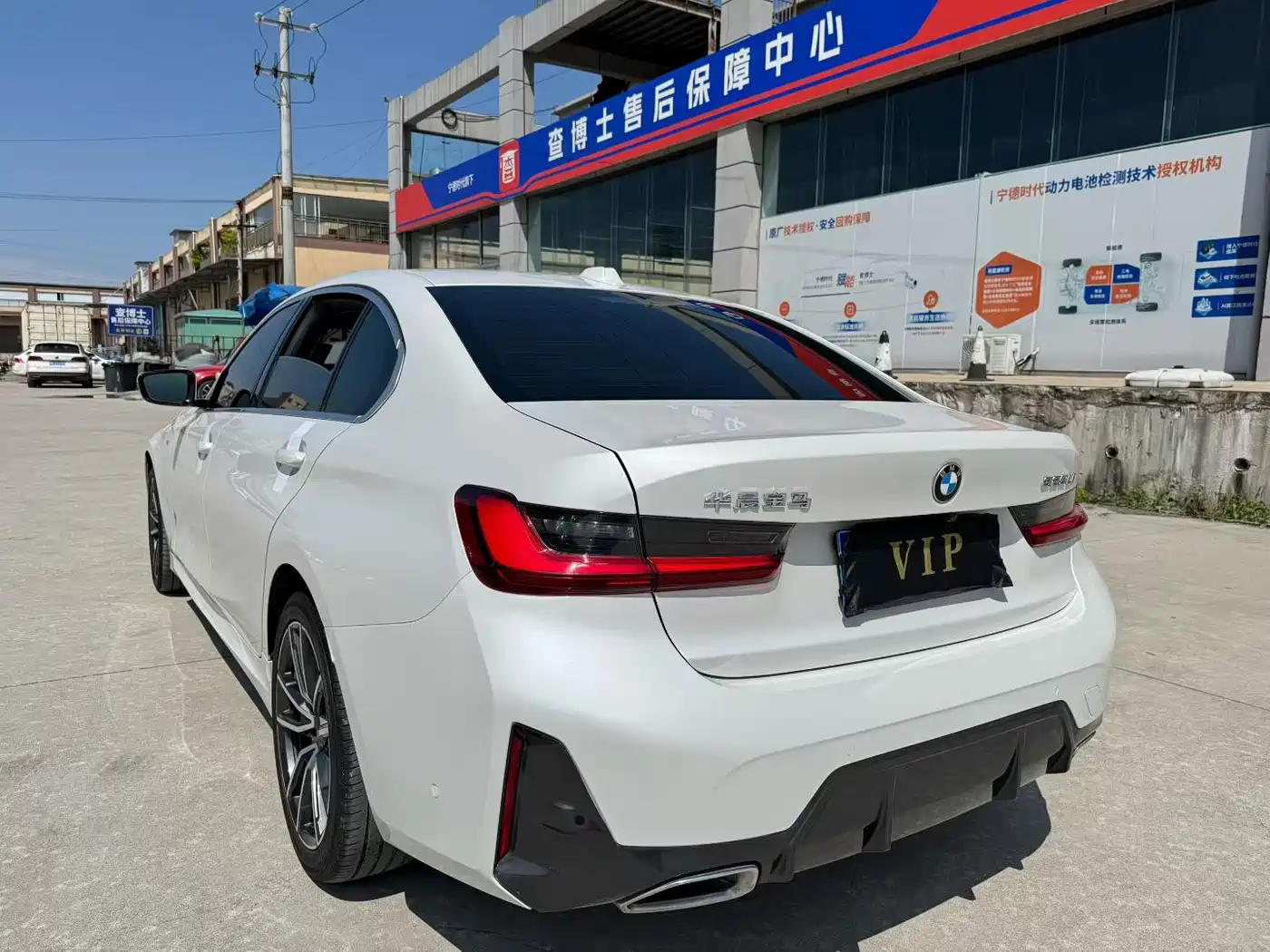 BMW 3 Series 2024 325Li M Sport Package фото 7