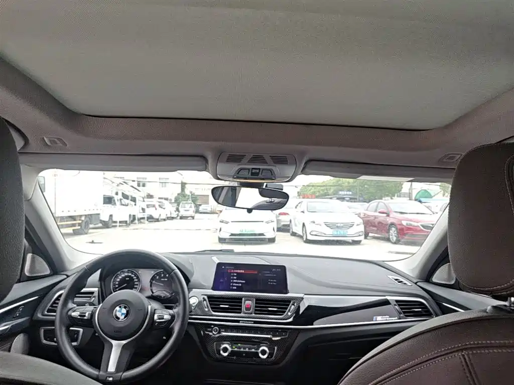 BMW 1 Series 2020 Model 120i M Sport Package фото 17