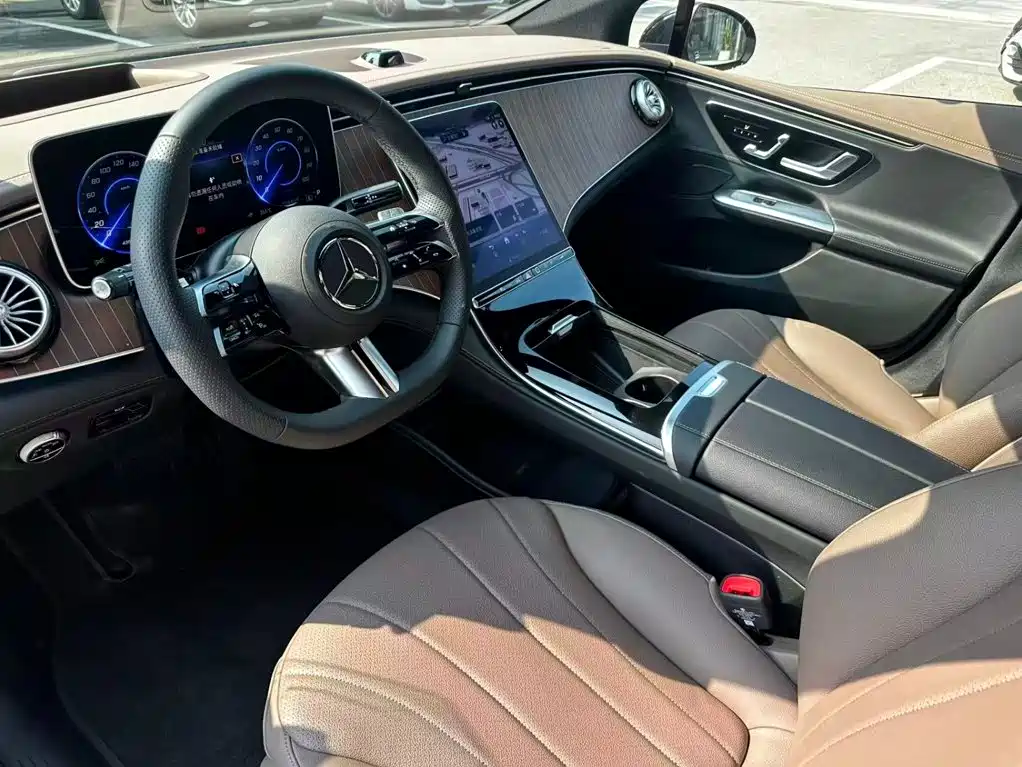 Mercedes-Benz EQE 2025 2025 Model 500 4MATIC Luxury Edition