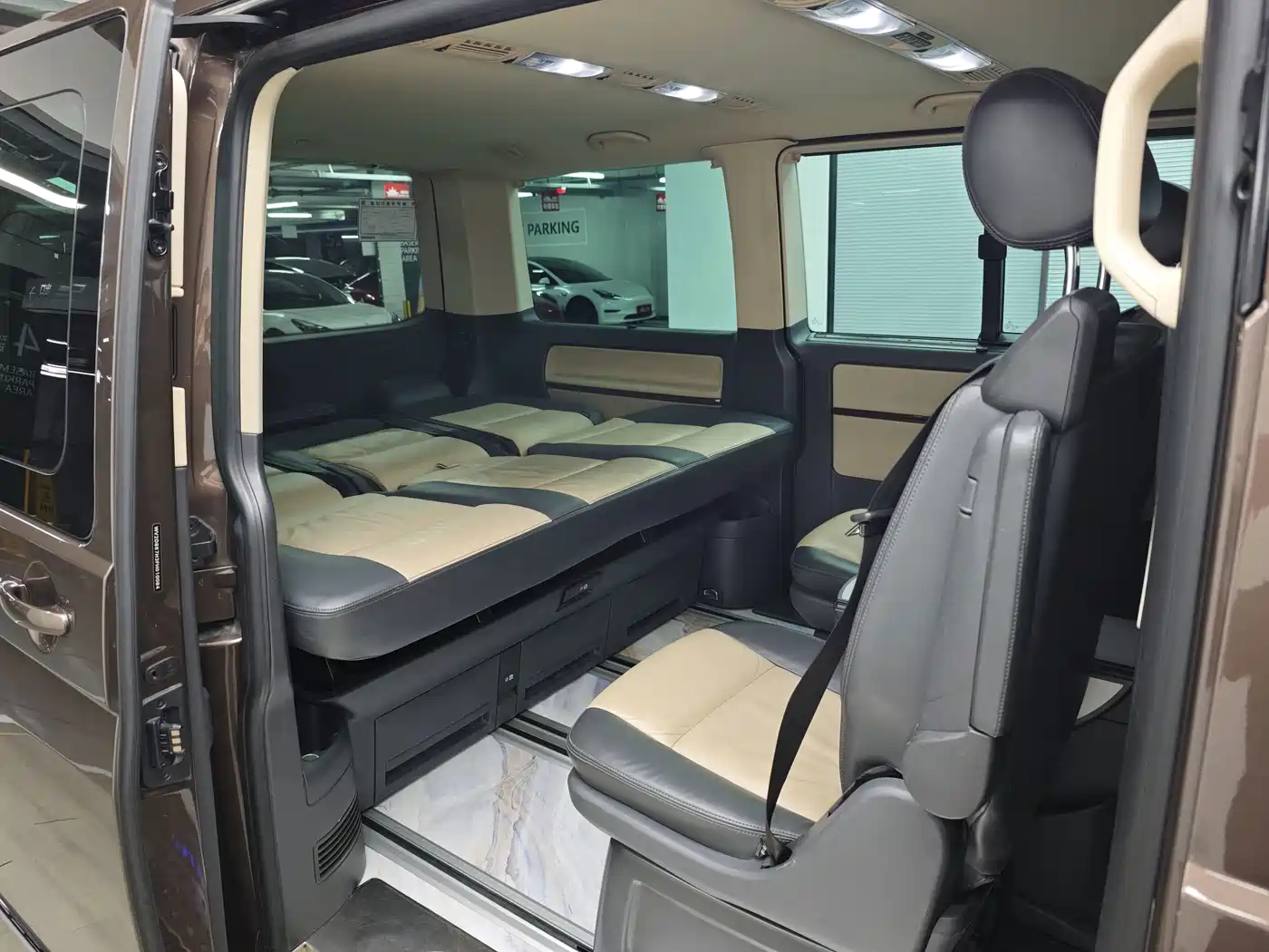 Volkswagen Multivan 2015 2012 2.0TSI 4WD Premium