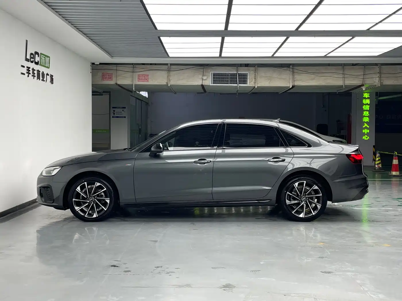 Audi A4L 2023 40 TFSI Luxury Sport фото 7