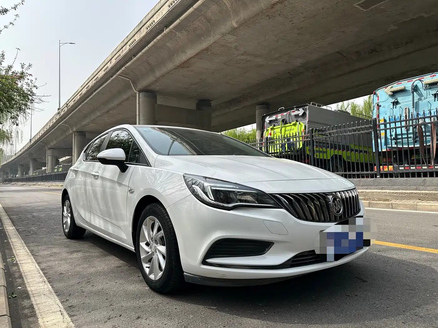 Buick Verano 2018 Hatchback 15S Automatic Leading фото 3