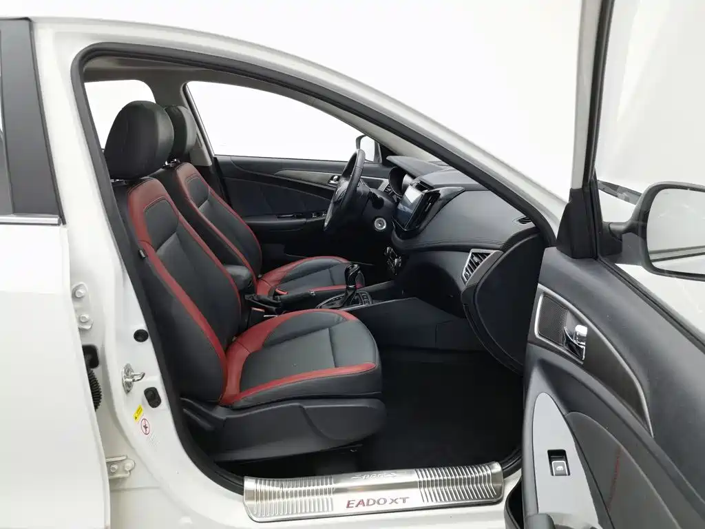Photo 23 - Changan Eado XT