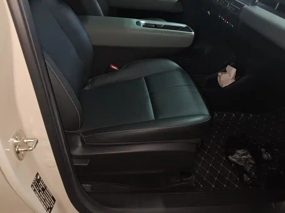 Фото 8 - Baojun Yueye Plus