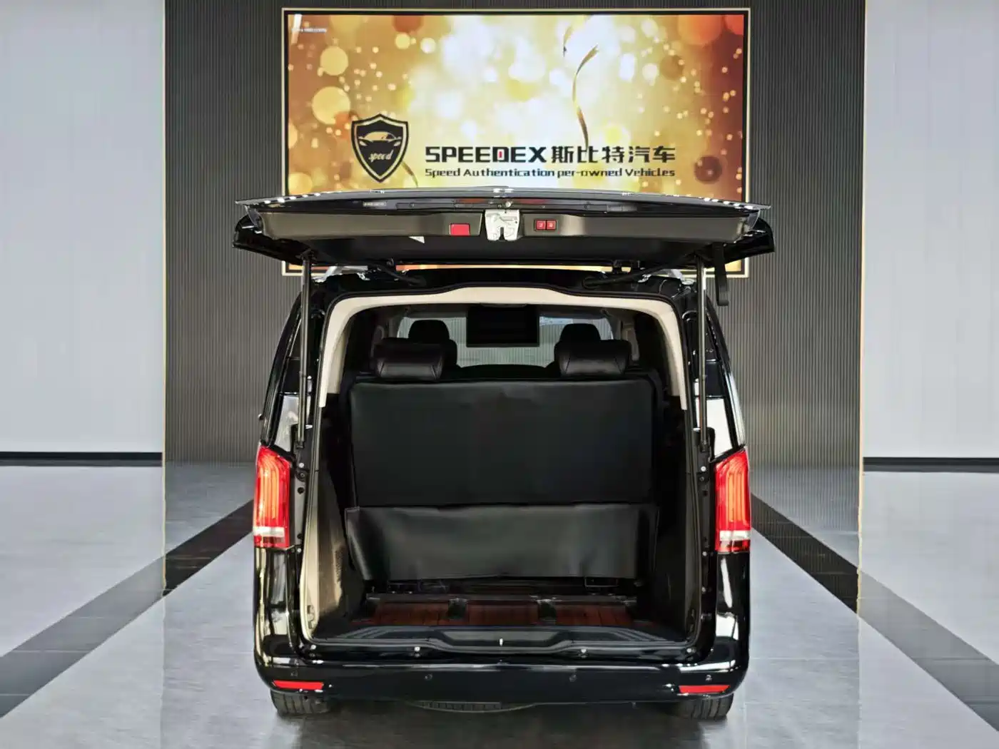 Mercedes-Benz Vito 2018 2.0T Business Edition China VI фото 15