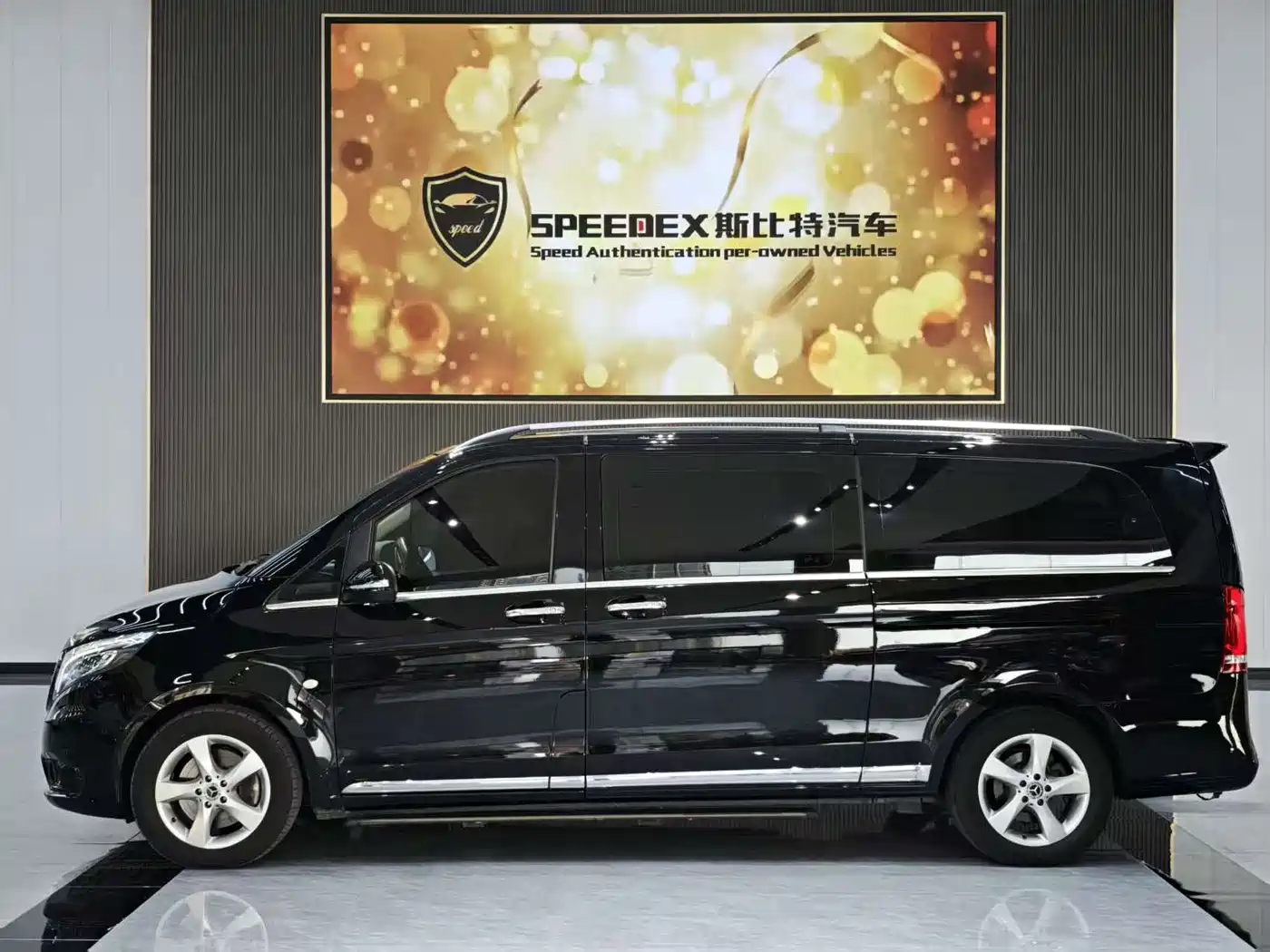 Mercedes-Benz Vito 2018 2.0T Business Edition China VI фото 8