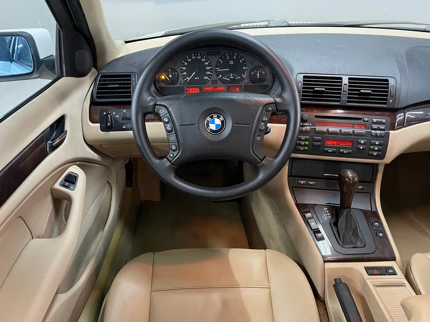 BMW 3 Series 2004 318i фото 11