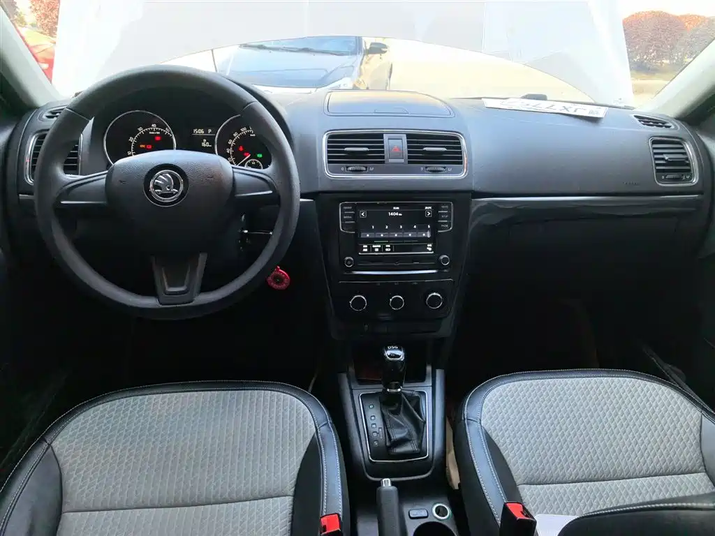 Škoda Yeti 2016 1.4TSI DSG Forward Edition фото 6