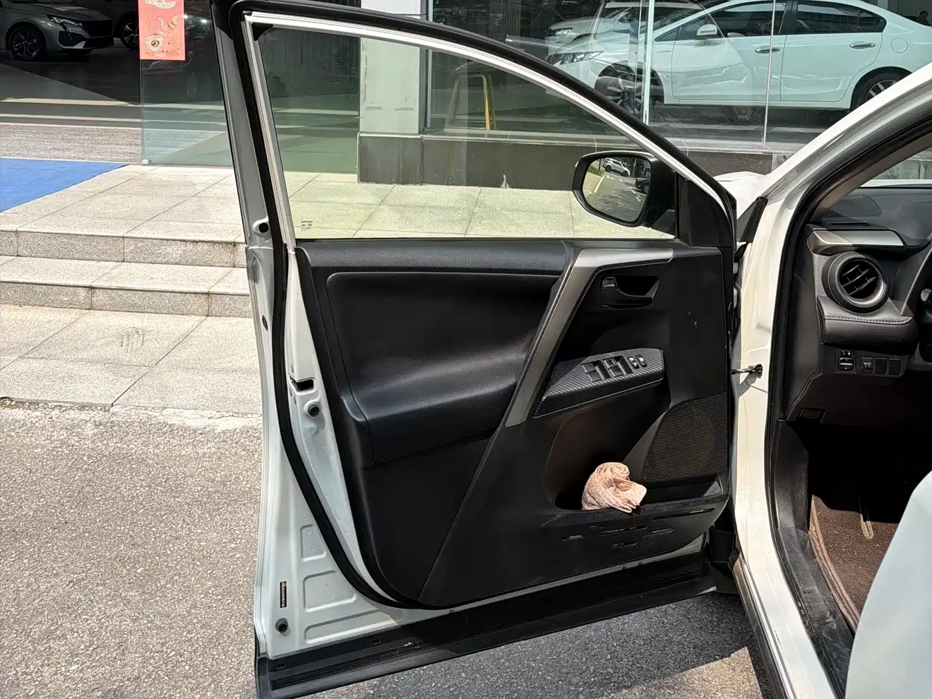 Фото 7 - Toyota RAV4 Rongfang