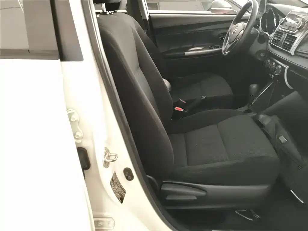 Toyota YARiS L Zhi Xuan 2015 1.5E Auto Charming Edition фото 25