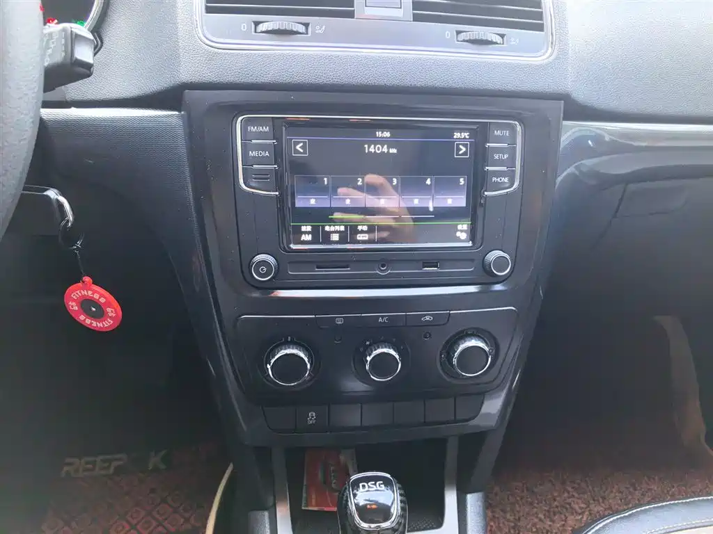 Škoda Yeti 2016 1.4TSI DSG Forward Edition фото 9