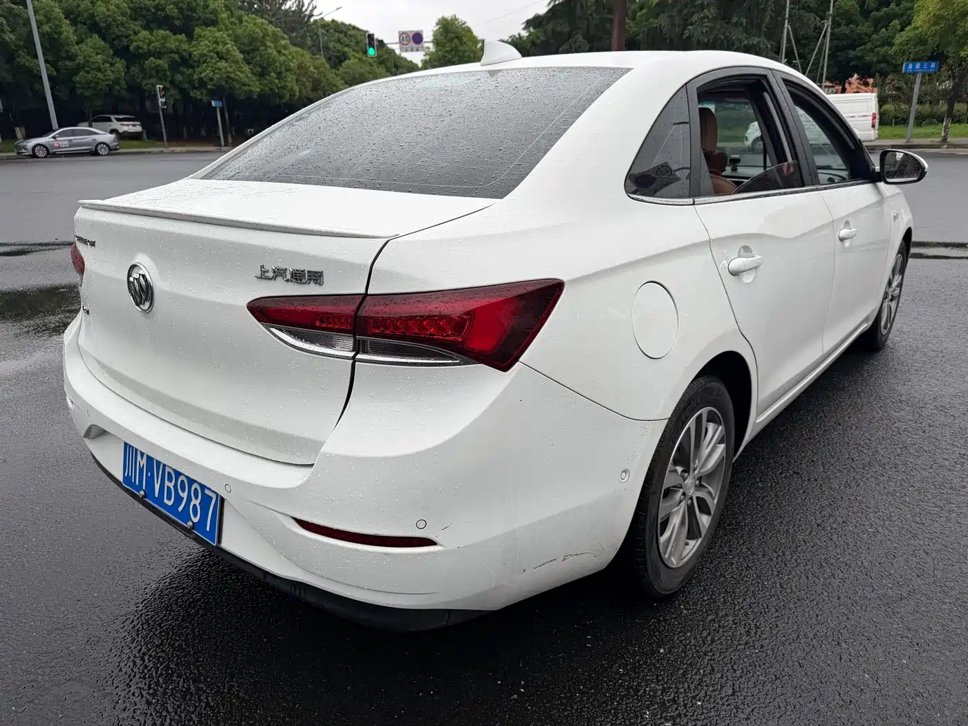 Photo 7 - Buick Excelle