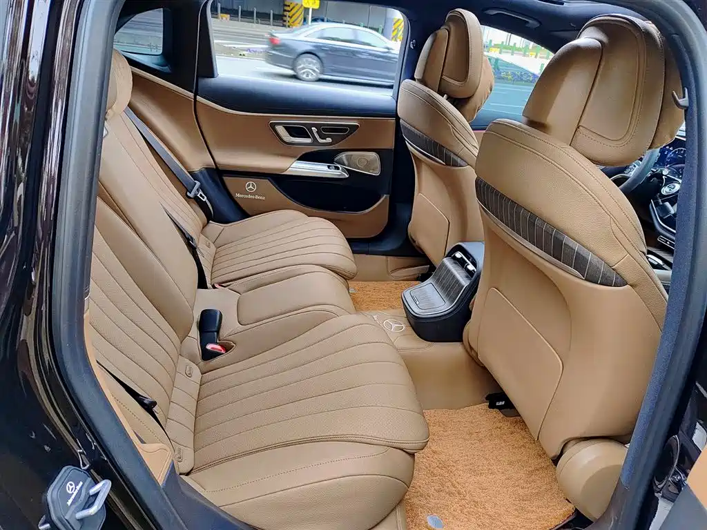 Mercedes-Benz E-Class 2024 Model E 300 L Luxury фото 11