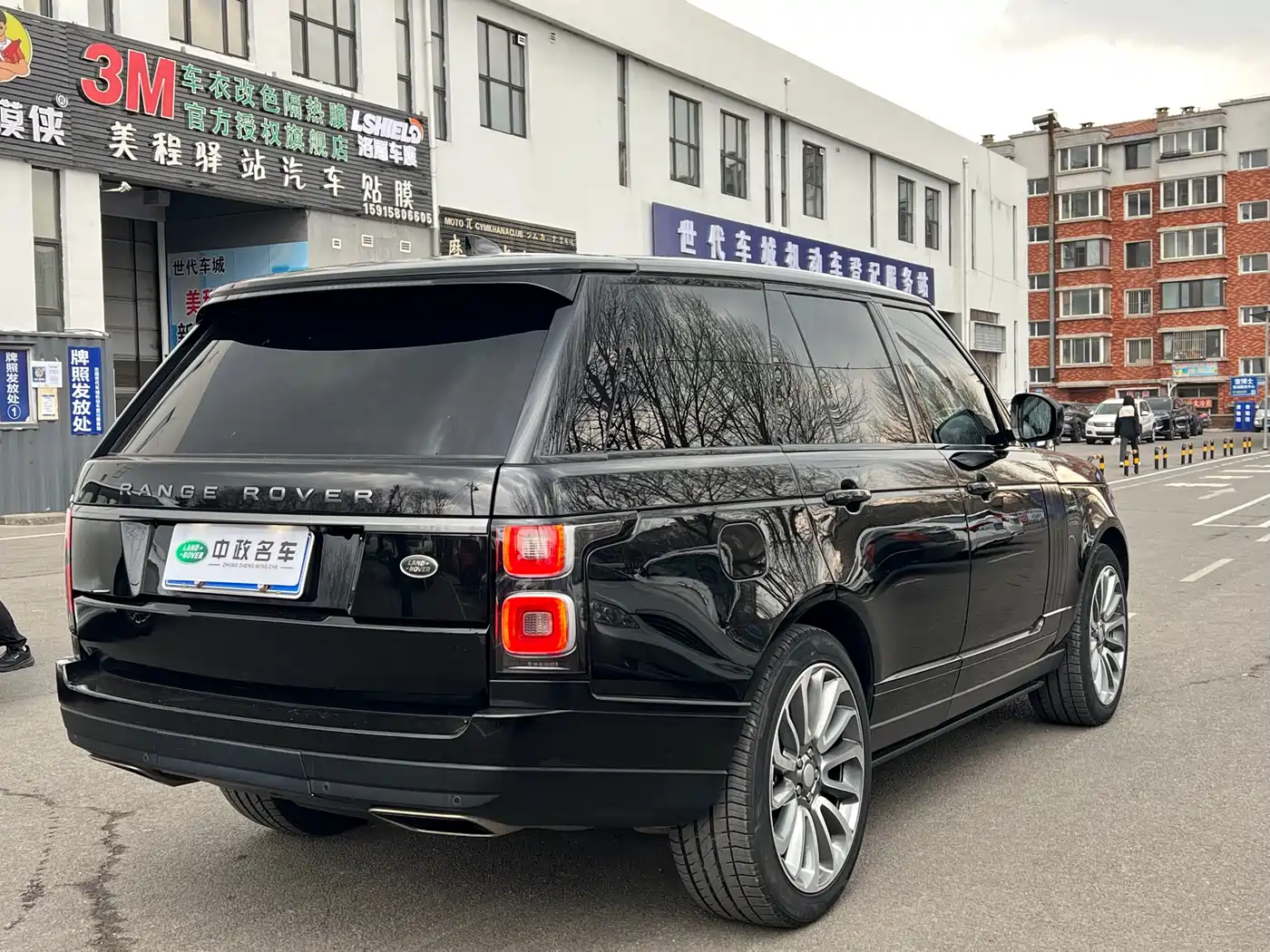 Land Rover Range Rover 2018 3.0 SC V6 Golden Age Edition фото 9