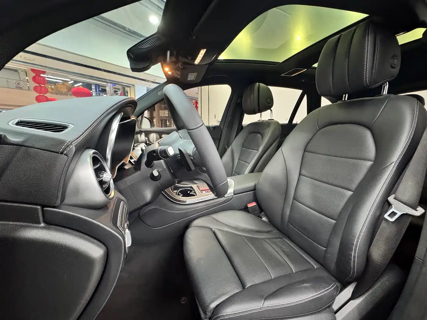 MERCEDES-BENZ GLC