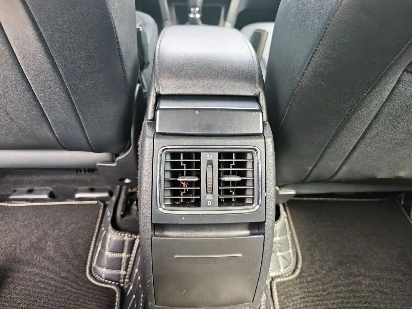 Škoda Yeti 2014 1.8TSI DSG Polar Edition фото 10