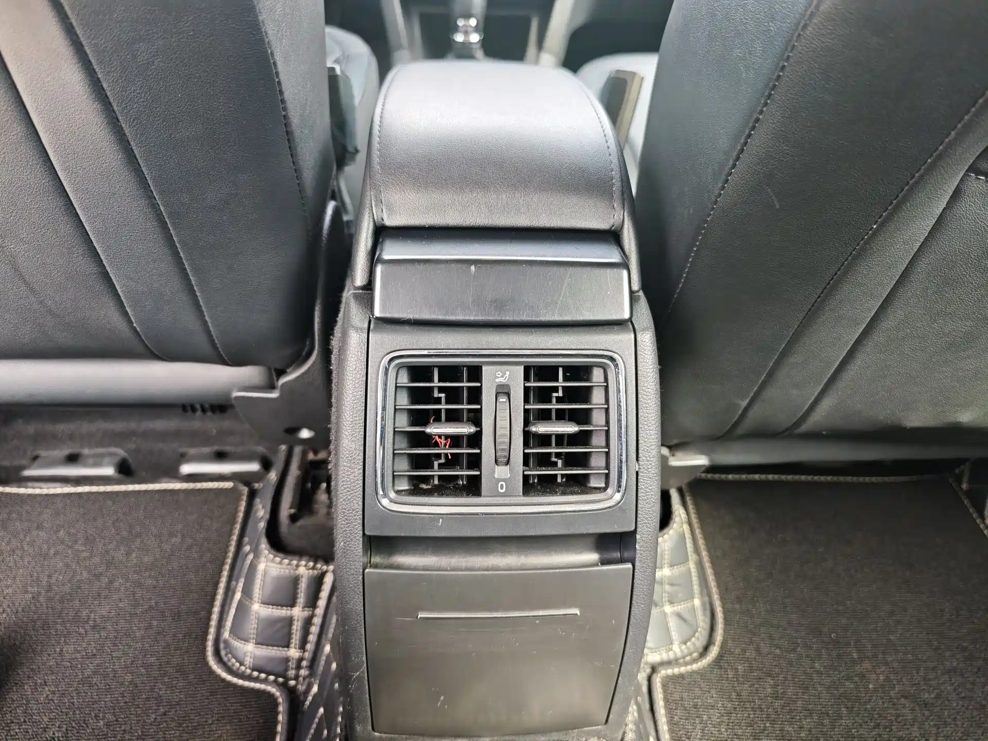 صورة 10 - Škoda Yeti