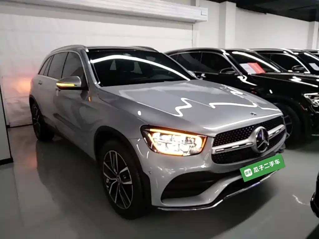 MERCEDES-BENZ GLC