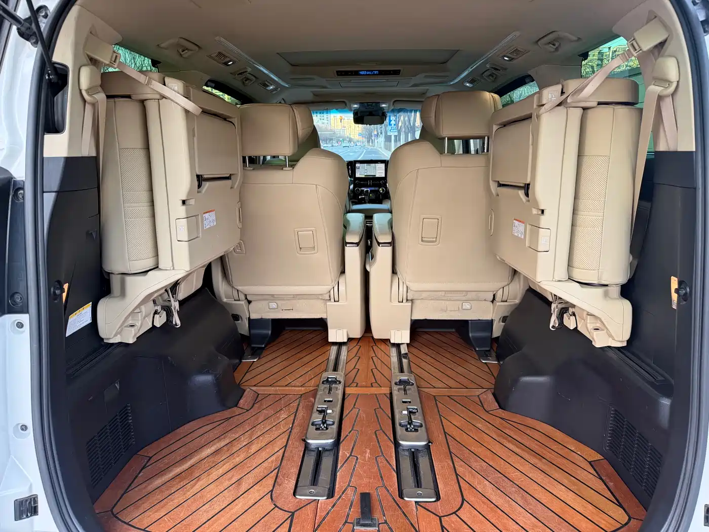 Toyota Alphard 2021 Hybrid 2.5L Premium фото 11