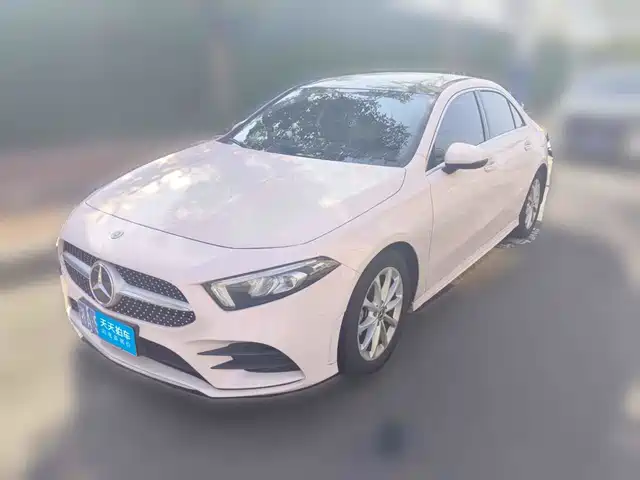 Mercedes-Benz A-Class 2020 Facelift A 200 L Sport Sedan Fashion — фото 1