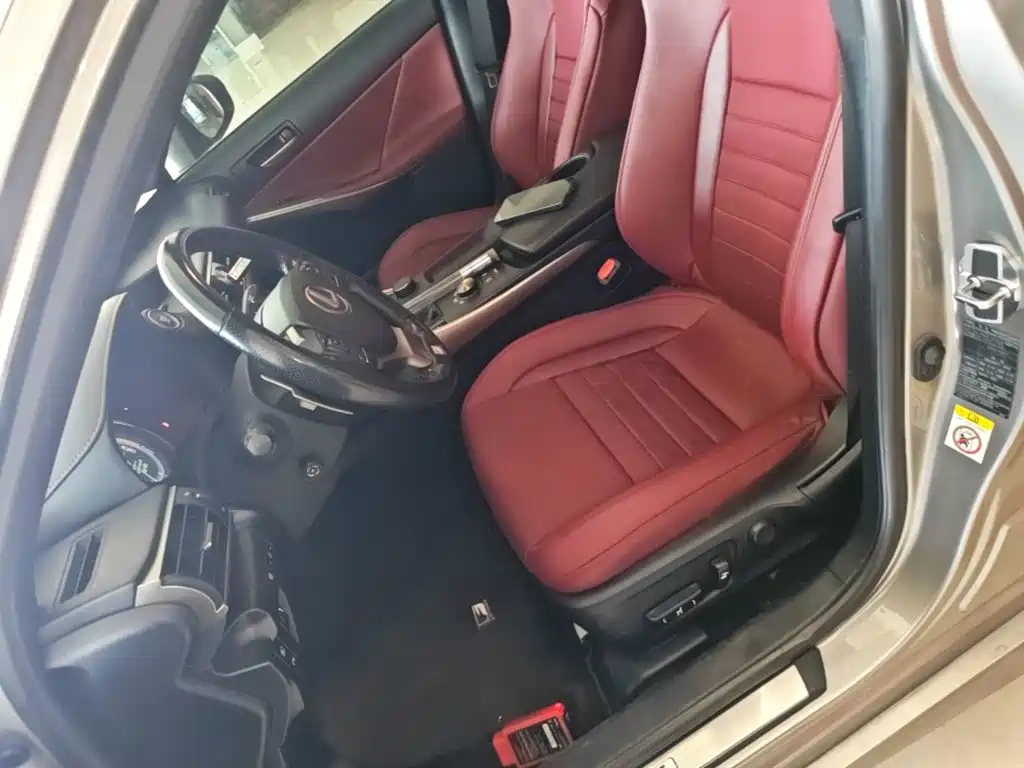 Lexus IS 2018 2017 300 F SPORT