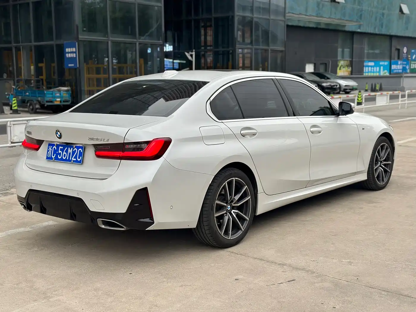 BMW 3 Series 2025 325Li M Sport Package фото 4
