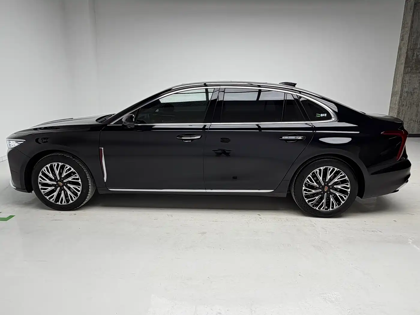 Hongqi H5 2024 2.0T Automatic Smart Connect Flag Smooth Edition фото 9