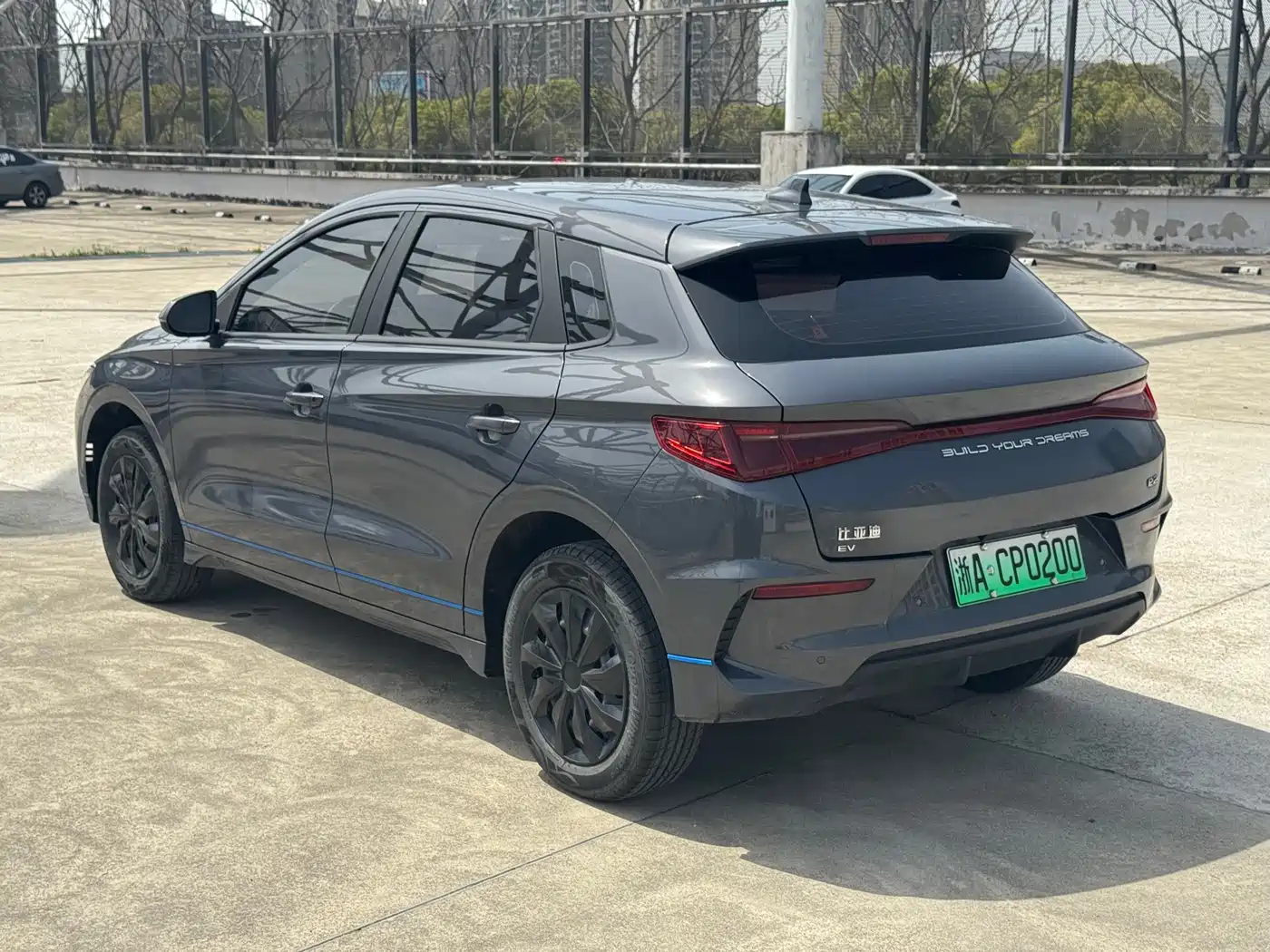 BYD E2
