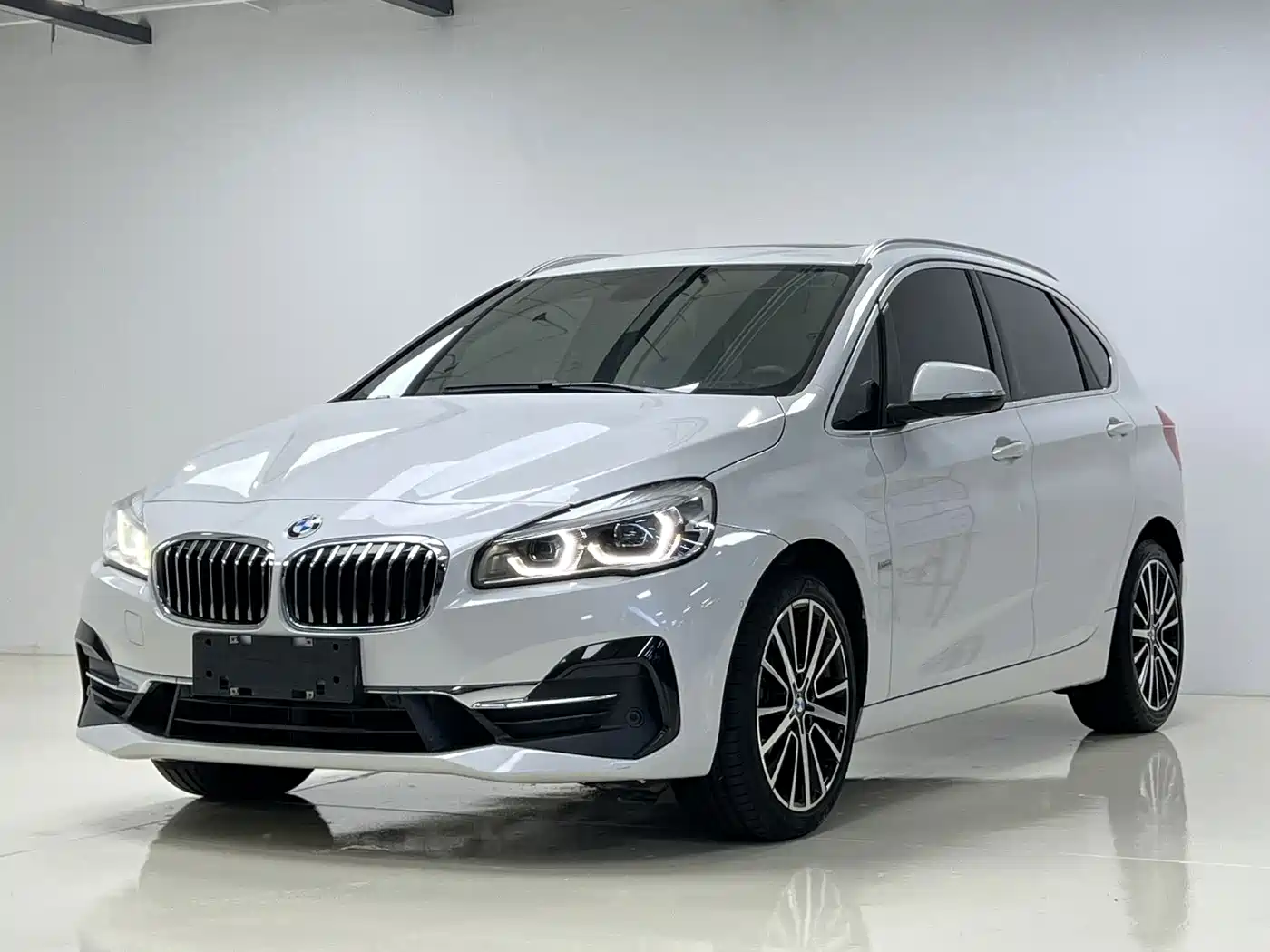 BMW 2 Series Touring 2018 Model 220i Luxury Package