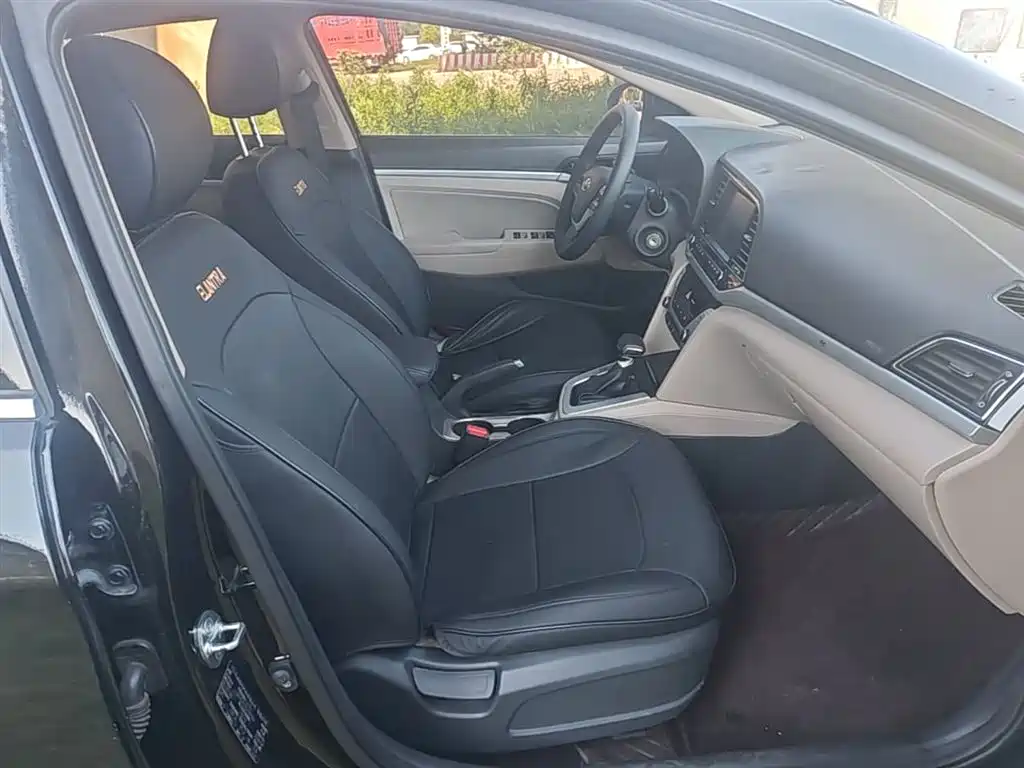Hyundai Elantra 2016 Model 1.6L Automatic Smart Elite фото 20