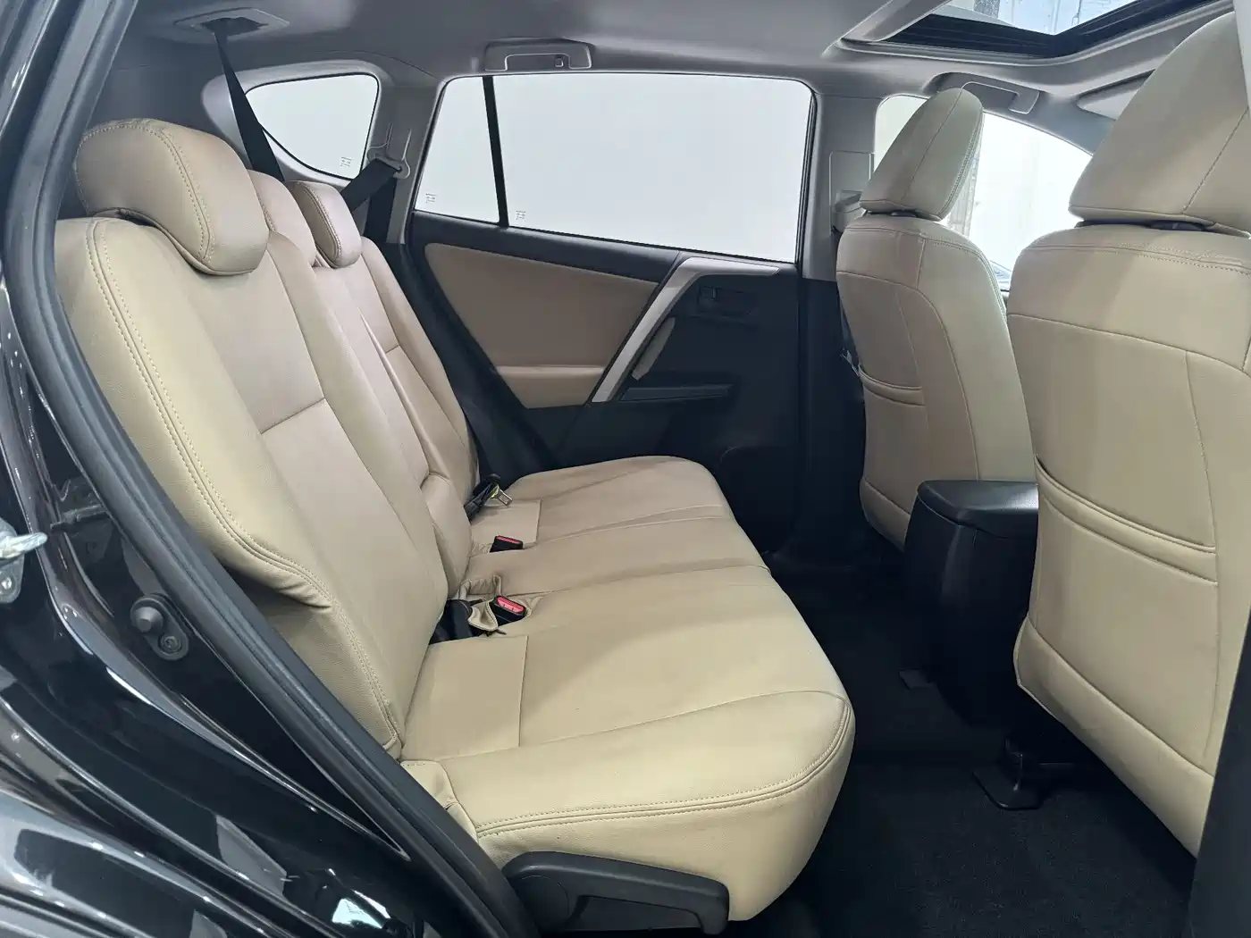 Toyota RAV4 Rongfang 2016 2.0L CVT 2WD Trend (China V) фото 10