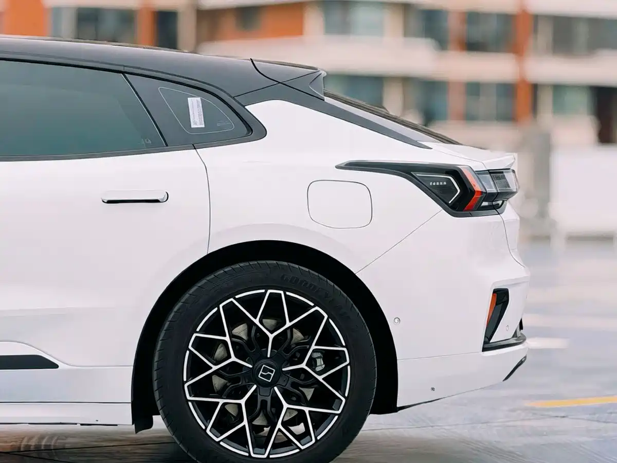 ZEEKR EXTREME KRYPTON 001