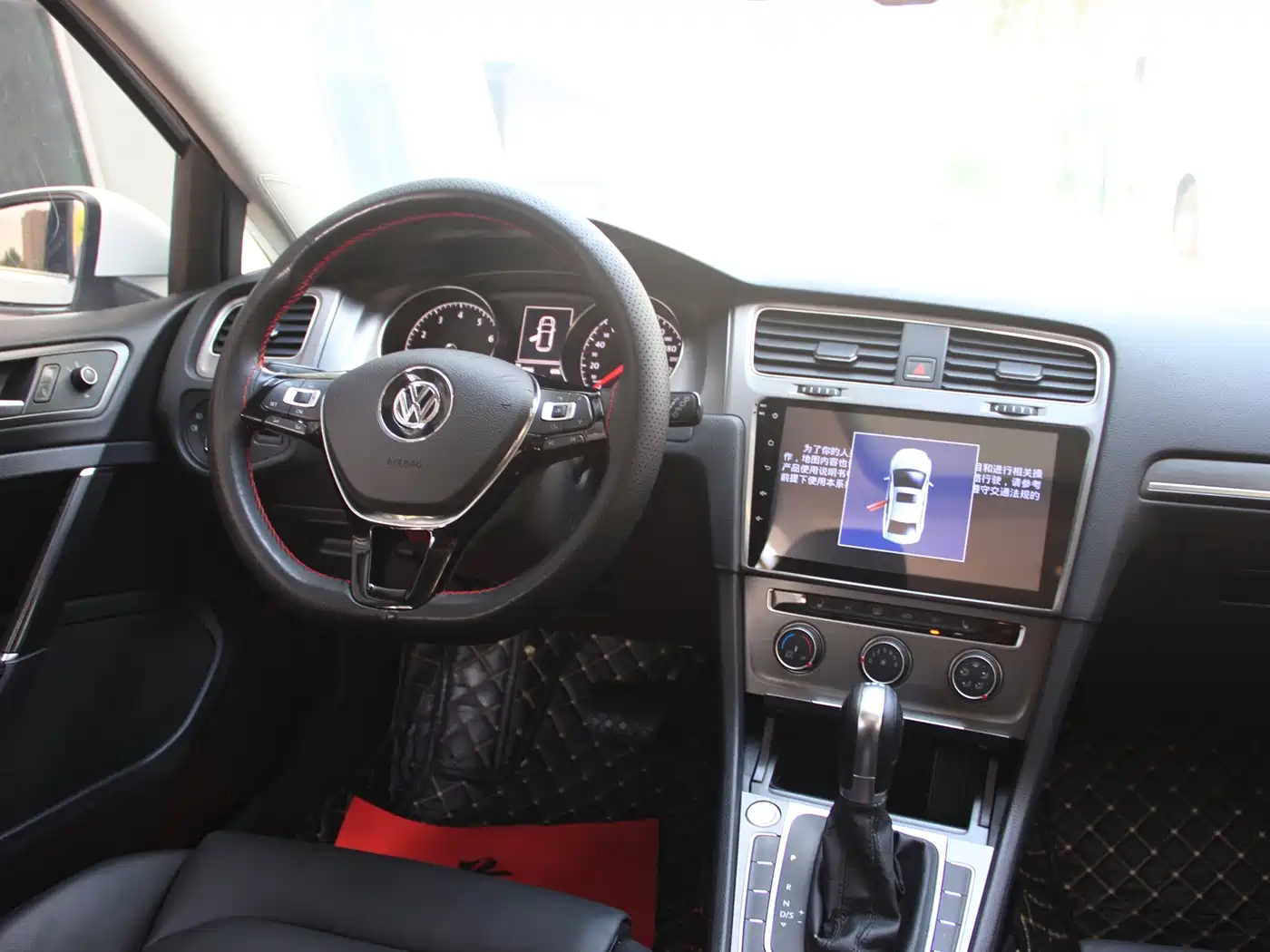 Volkswagen Golf 2016 230TSI Automatic Luxury фото 13