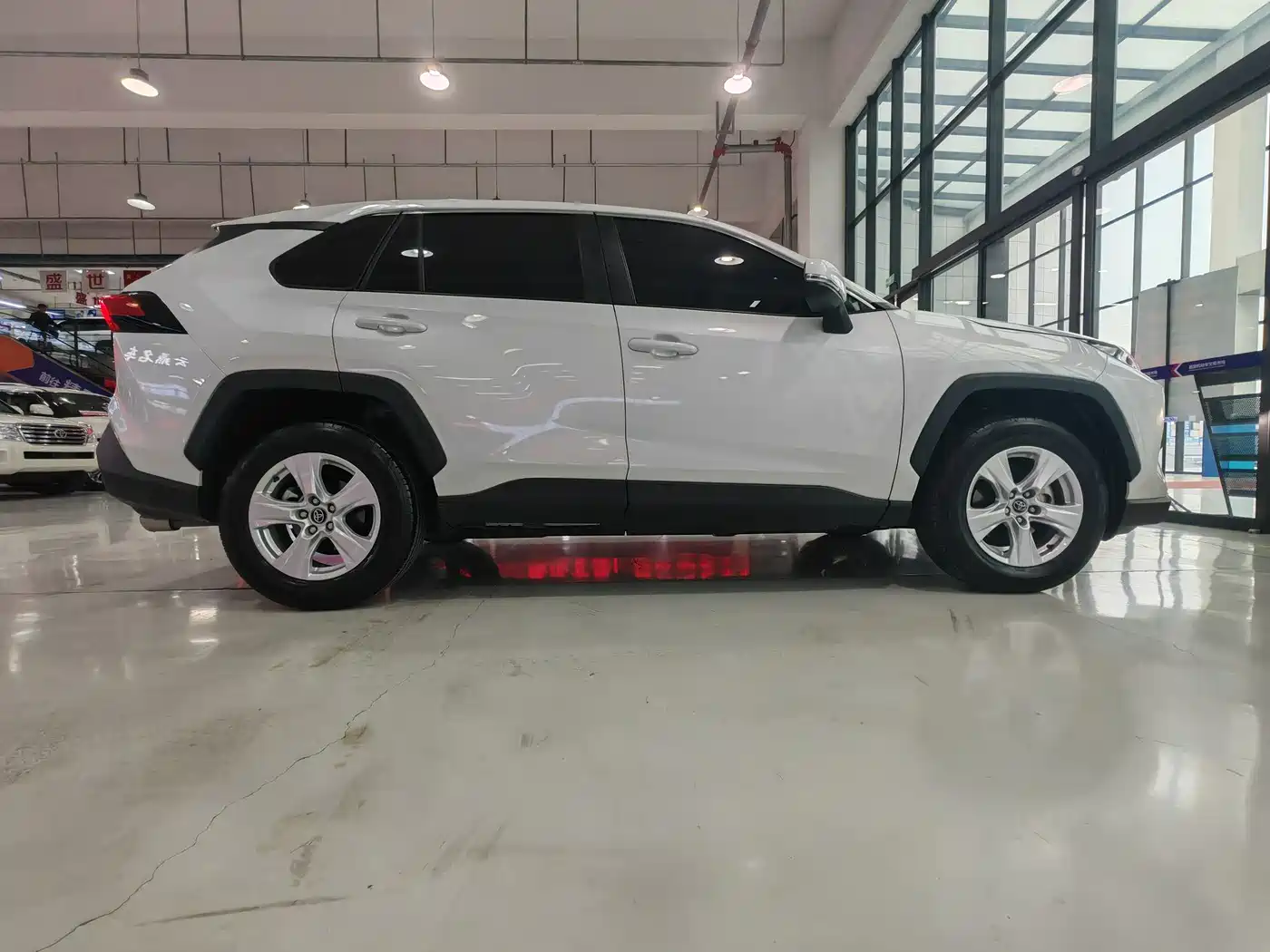 Toyota RAV4 Rongfang 2024 2.0L CVT FWD Urban Edition фото 26