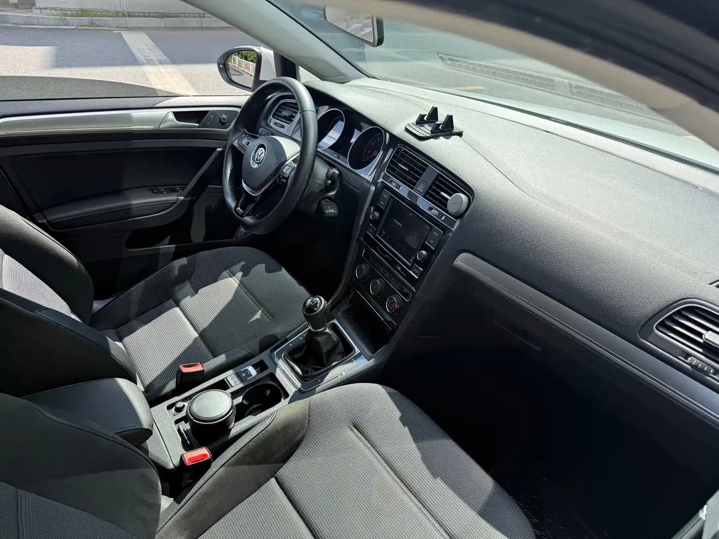 صورة 11 - Volkswagen Golf