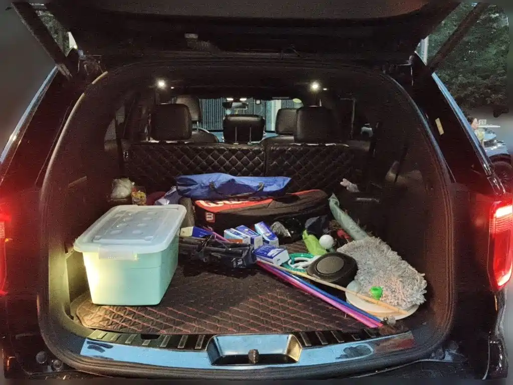 Photo 15 - Ford Explorer (Import)